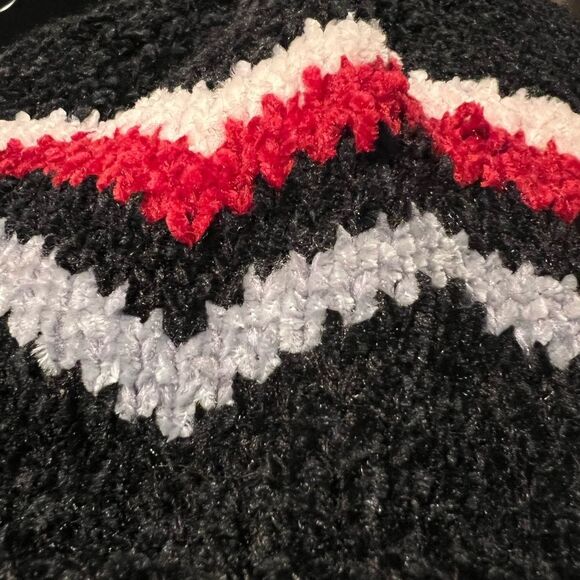 😊 3/$30 POLAR EXTREME HEAT CHEVRON CHENILLE CUFF HAT W/FAUX FUR POM Grey new! - Picture 6 of 11